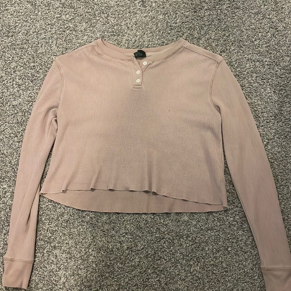 This is a lightly worn Target branded long sleeve. Size large.